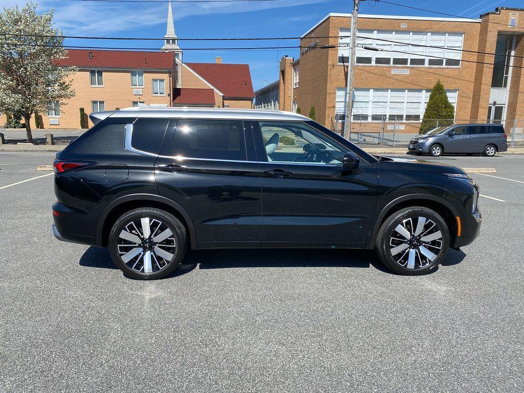 new 2025 Mitsubishi Outlander car, priced at $44,763