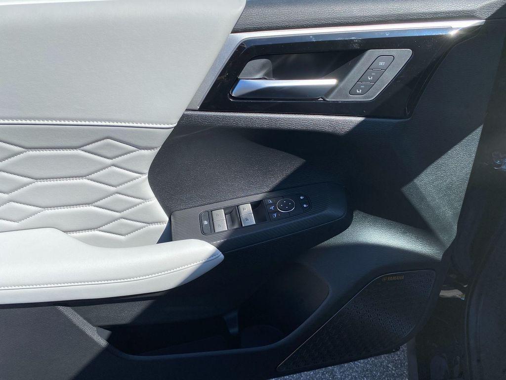 new 2025 Mitsubishi Outlander car, priced at $44,763