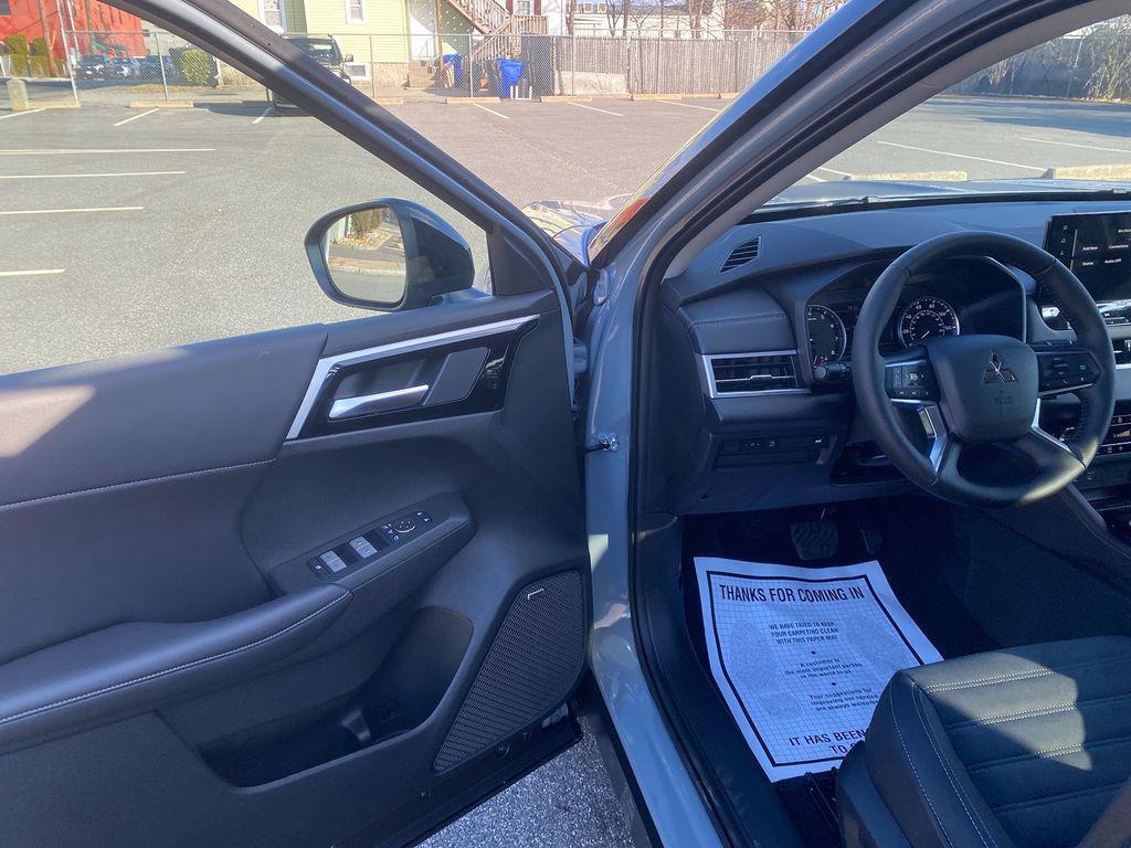 new 2026 Mitsubishi Outlander car, priced at $45,243