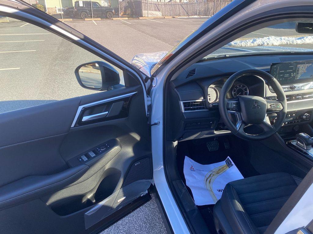 new 2026 Mitsubishi Outlander car, priced at $45,443