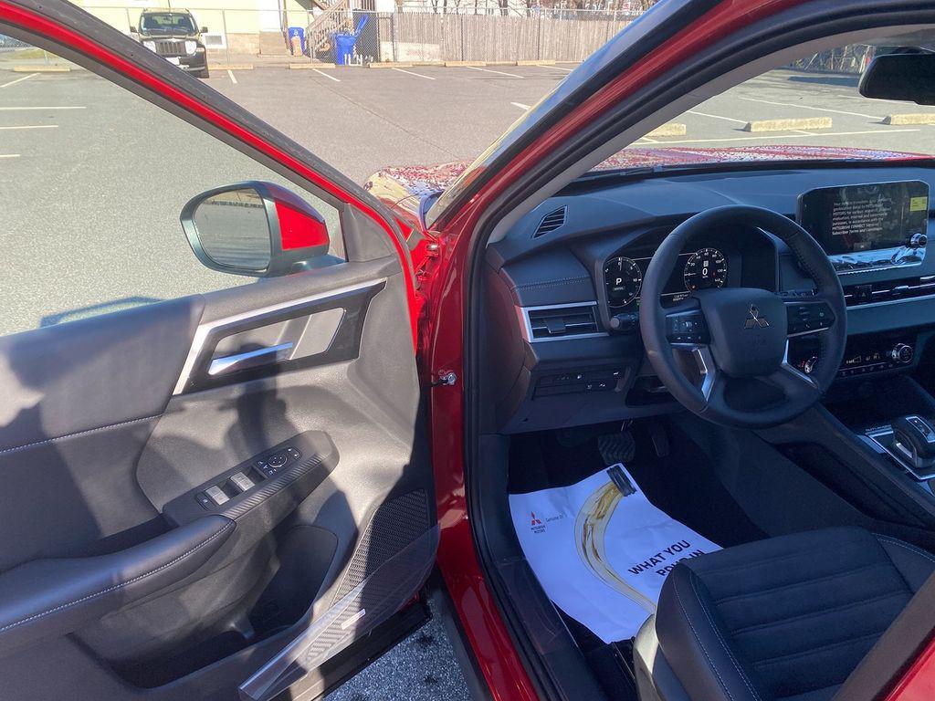 new 2025 Mitsubishi Outlander PHEV car, priced at $48,093