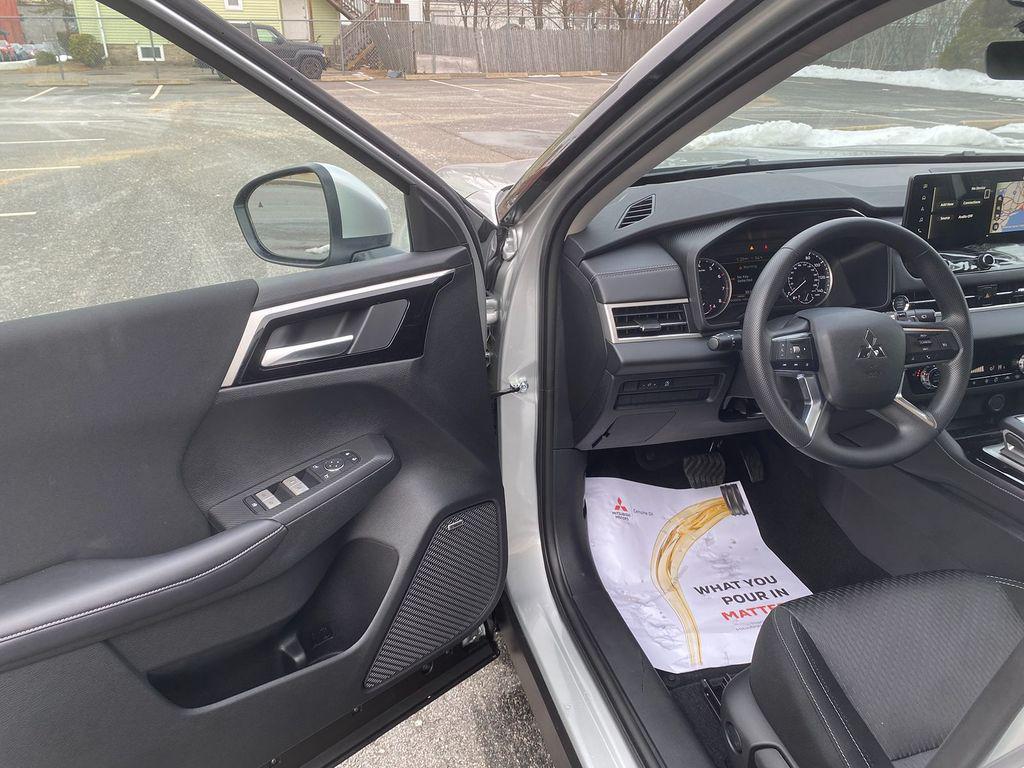 new 2026 Mitsubishi Outlander car, priced at $34,903