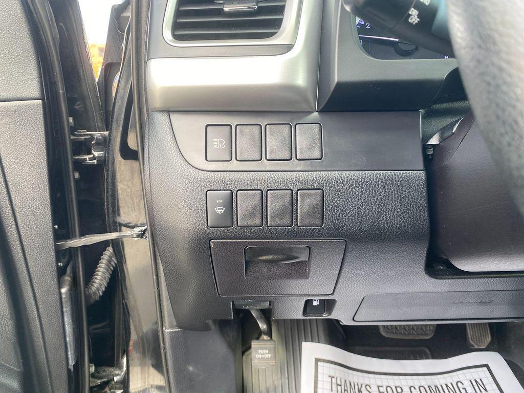 used 2019 Toyota Highlander car, priced at $24,995