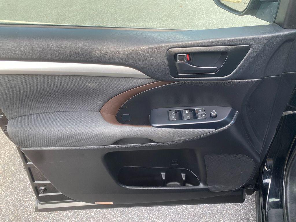 used 2019 Toyota Highlander car, priced at $24,995