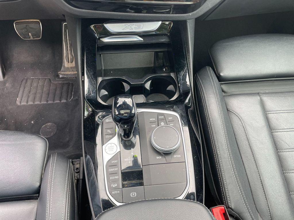 BMW X3 view 22