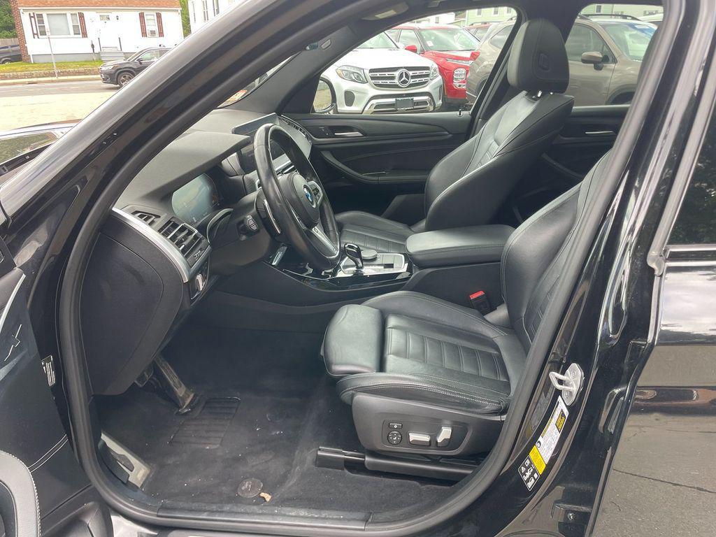 BMW X3 view 12