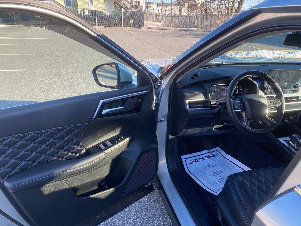 used 2024 Mitsubishi Outlander car, priced at $27,956