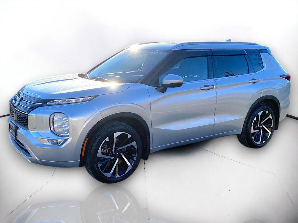 used 2024 Mitsubishi Outlander car, priced at $27,956