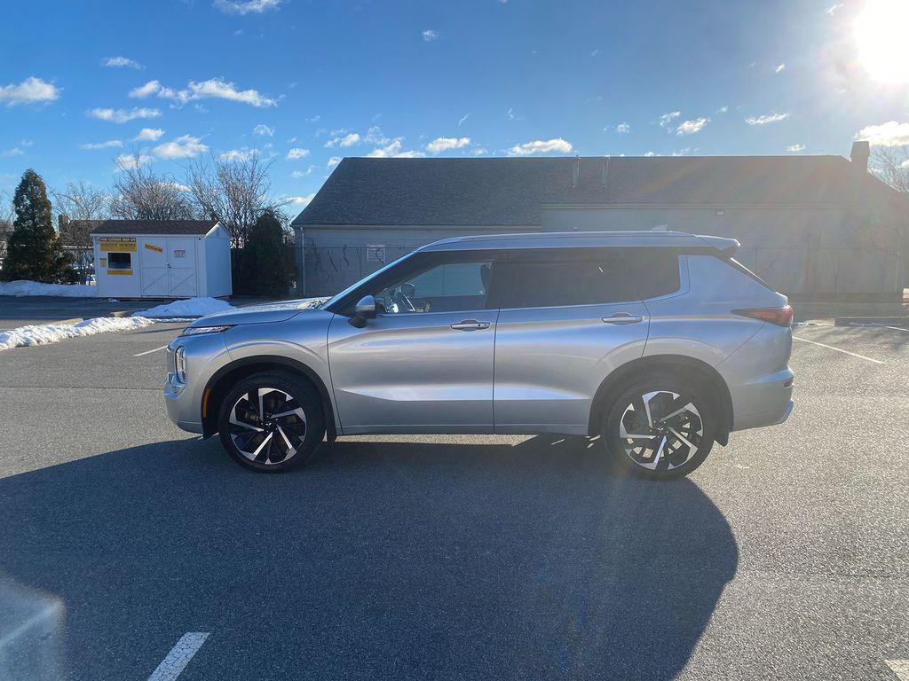 used 2024 Mitsubishi Outlander car, priced at $27,956