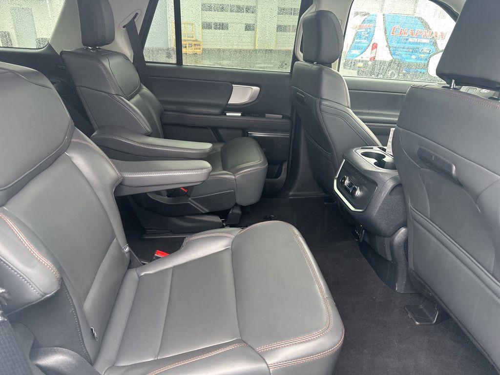 used 2025 Ford Expedition car, priced at $59,752