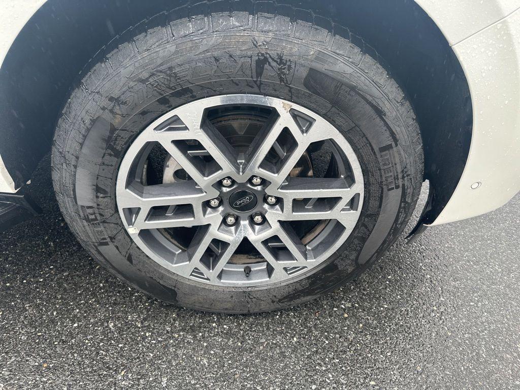used 2025 Ford Expedition car, priced at $59,752