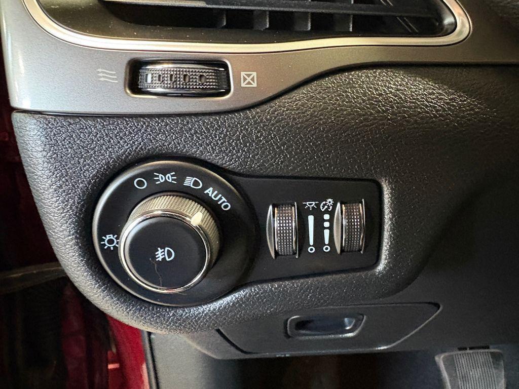 used 2021 Jeep Cherokee car, priced at $18,299