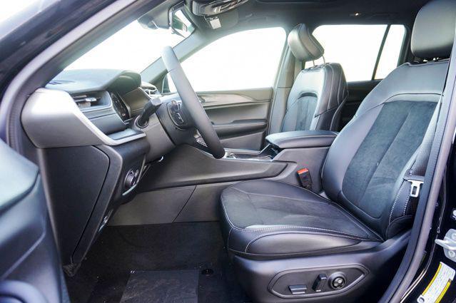 new 2025 Jeep Grand Cherokee car, priced at $44,547