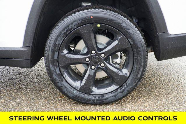 new 2025 Jeep Grand Cherokee L car, priced at $48,096