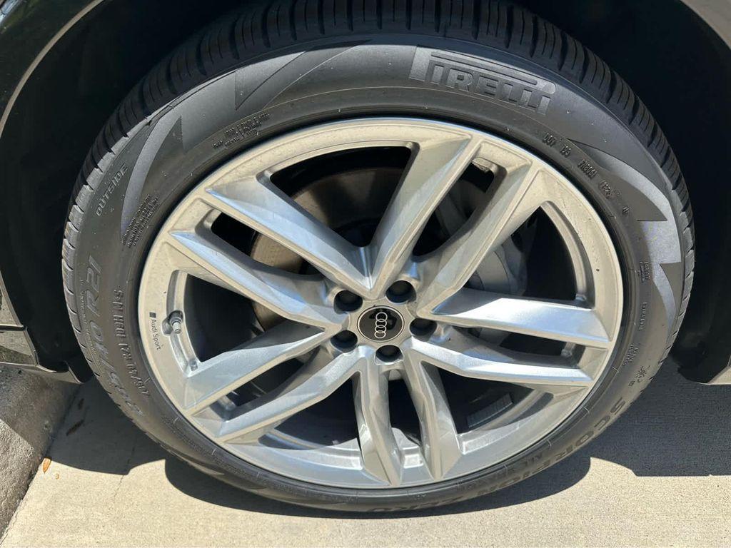 new 2025 Audi Q7 car, priced at $69,291