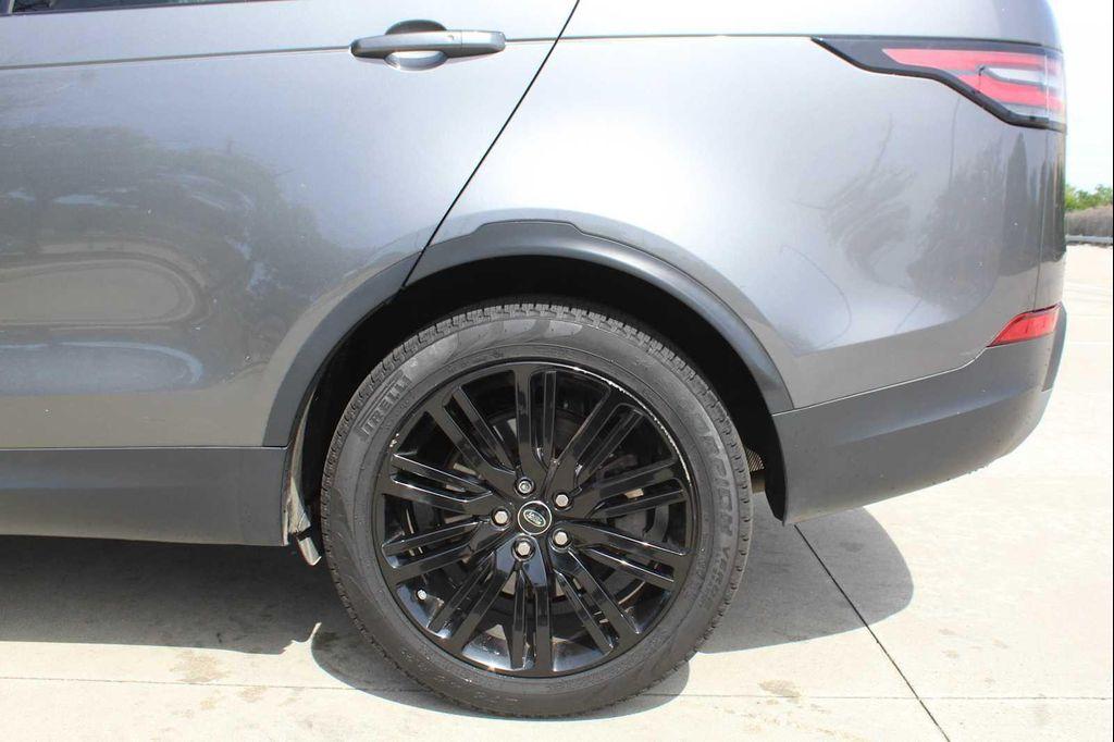 used 2018 Land Rover Discovery car, priced at $19,991