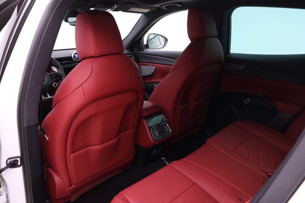 new 2026 Maserati Grecale car, priced at $93,505