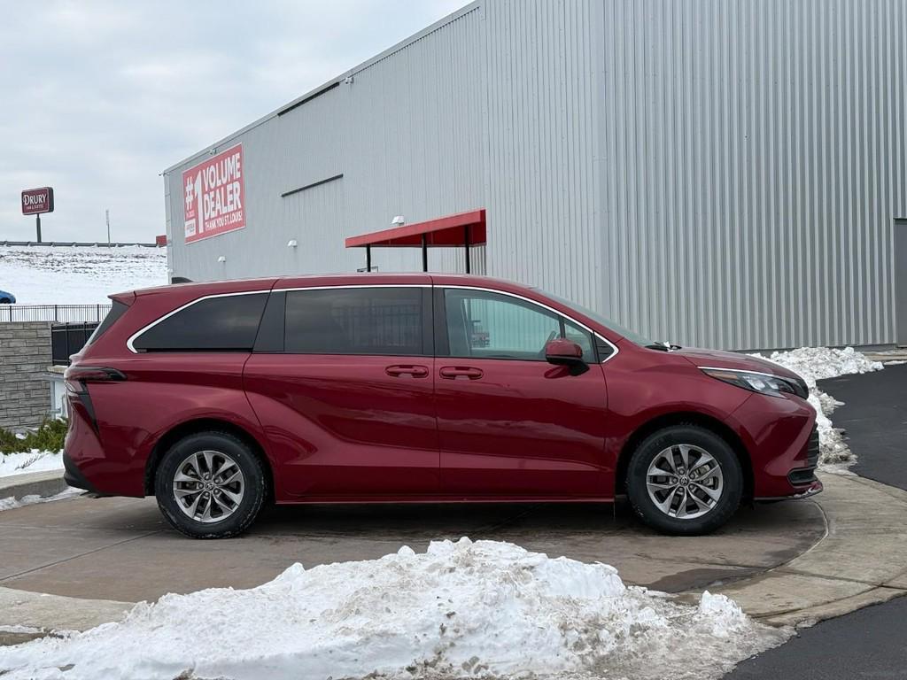 used 2024 Toyota Sienna car, priced at $36,898
