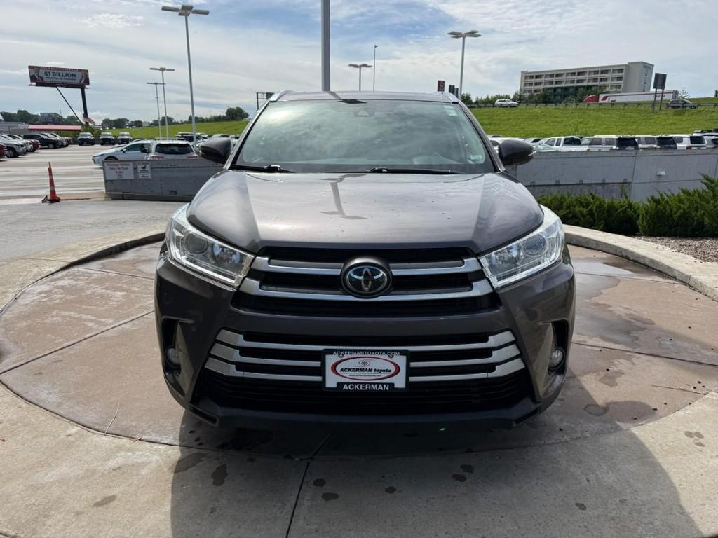 used 2018 Toyota Highlander car, priced at $22,989