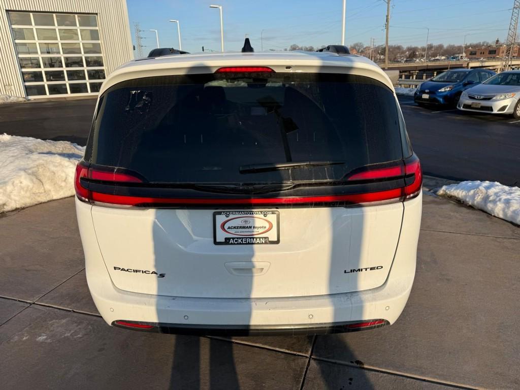used 2025 Chrysler Pacifica car, priced at $37,489