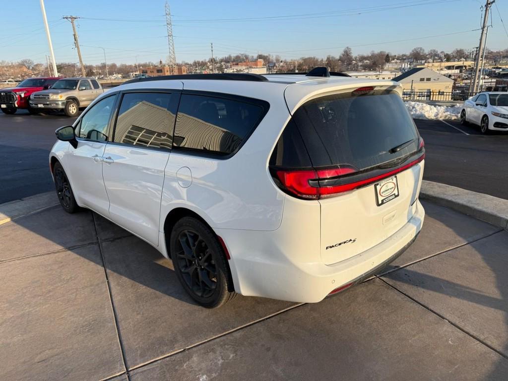used 2025 Chrysler Pacifica car, priced at $37,489