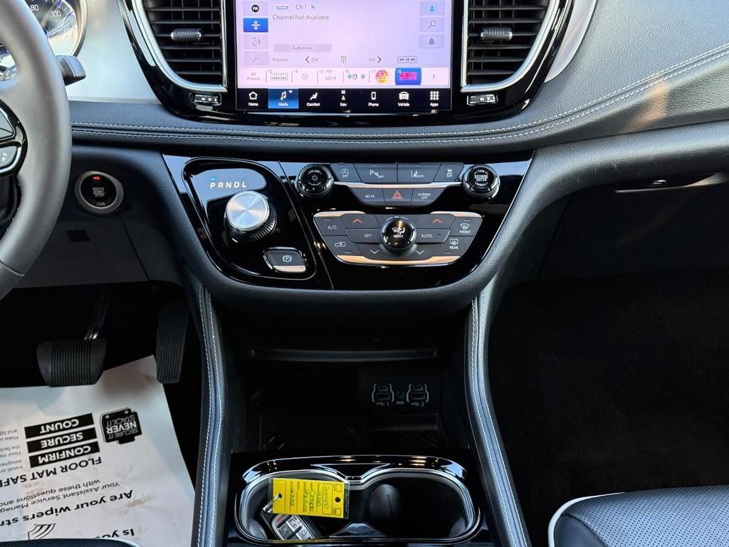 used 2025 Chrysler Pacifica car, priced at $37,489