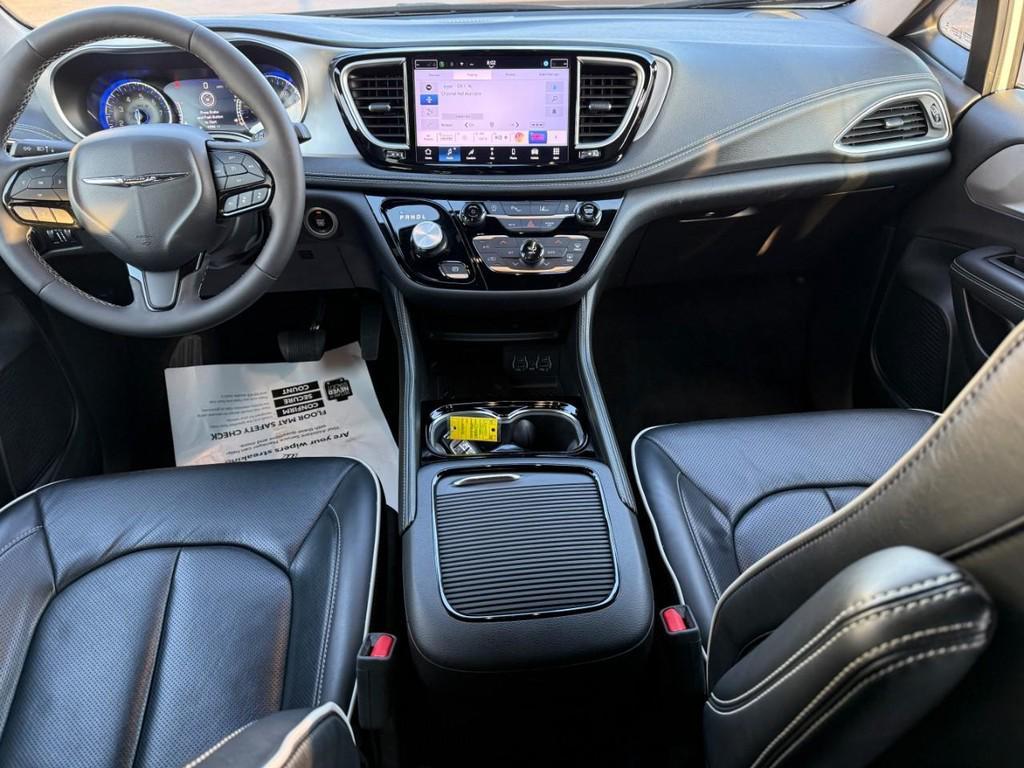 used 2025 Chrysler Pacifica car, priced at $37,489