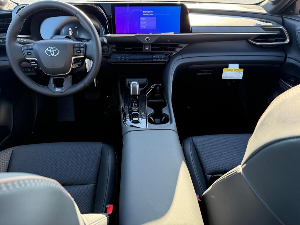 new 2025 Toyota Crown Signia car