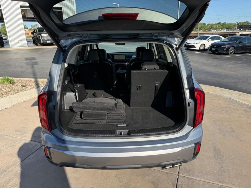 used 2025 Kia Telluride car, priced at $35,998