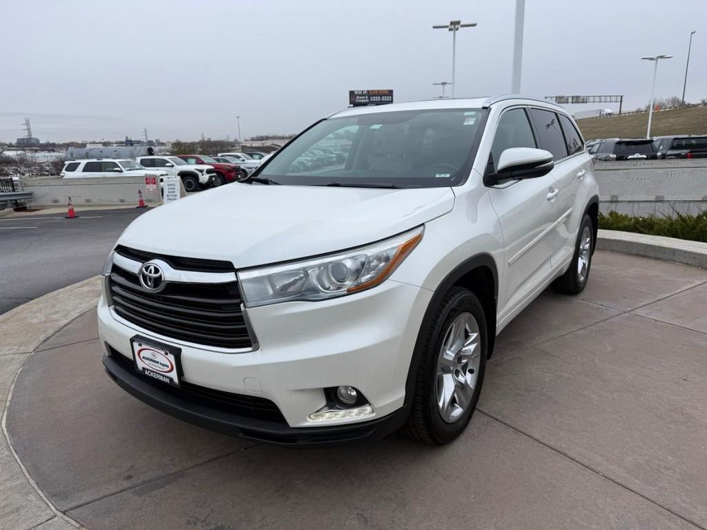 used 2015 Toyota Highlander car, priced at $12,489