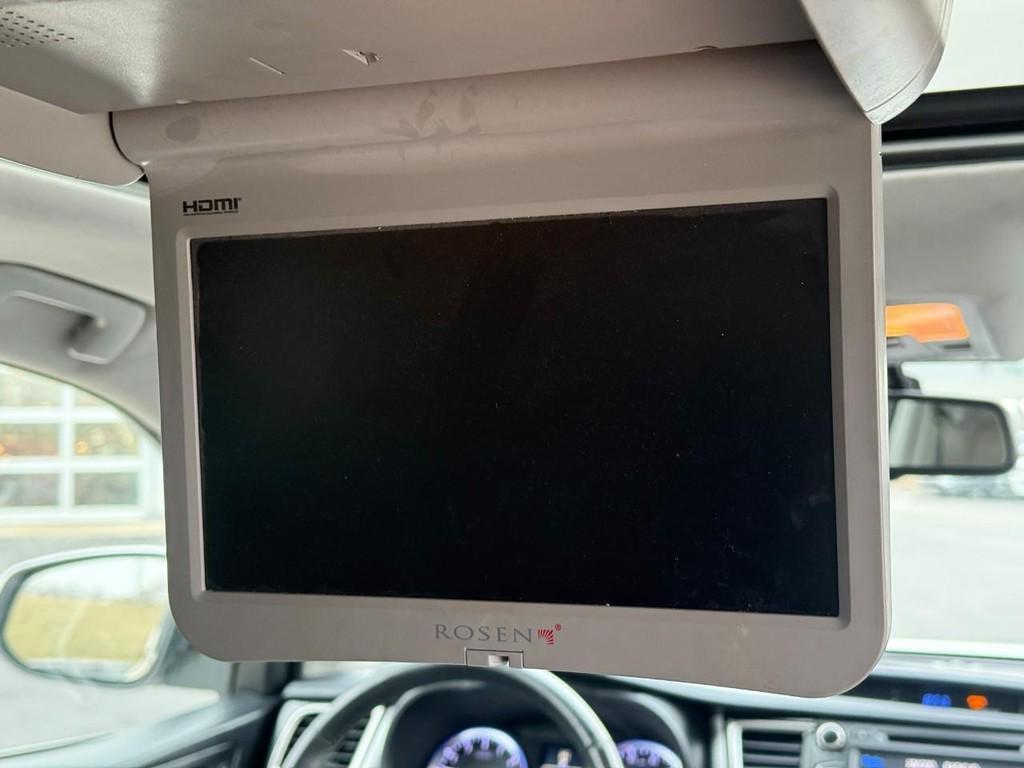 used 2015 Toyota Highlander car, priced at $12,489