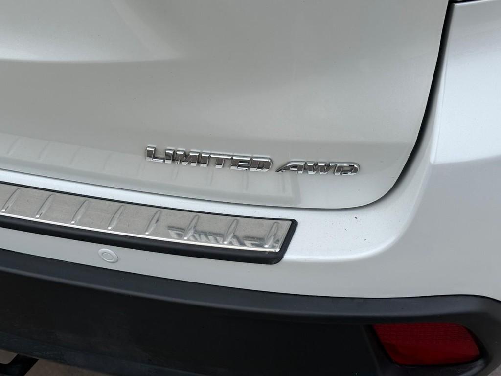 used 2015 Toyota Highlander car, priced at $12,489