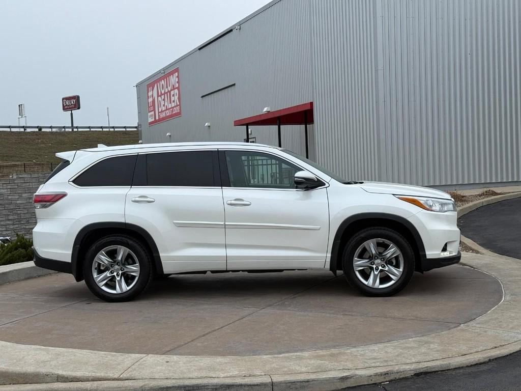 used 2015 Toyota Highlander car, priced at $12,489