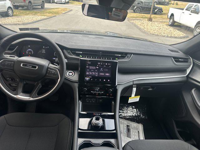 new 2025 Jeep Grand Cherokee car, priced at $39,670