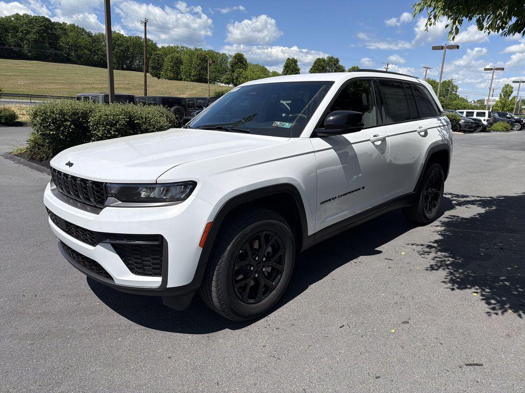 new 2026 Jeep Grand Cherokee car, priced at $42,355