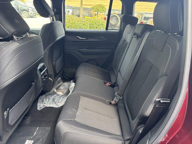 new 2025 Jeep Grand Cherokee car, priced at $39,670