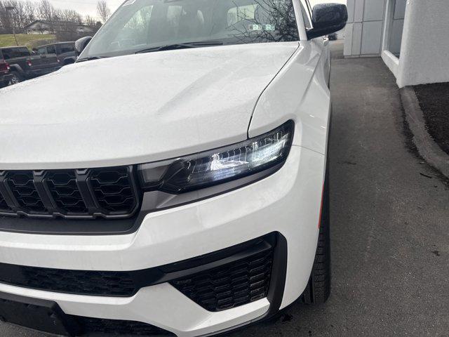 new 2026 Jeep Grand Cherokee car, priced at $43,710