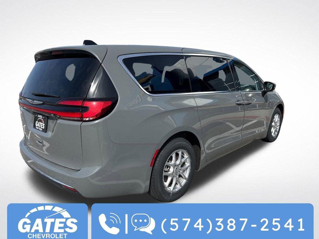 used 2023 Chrysler Pacifica car, priced at $27,280