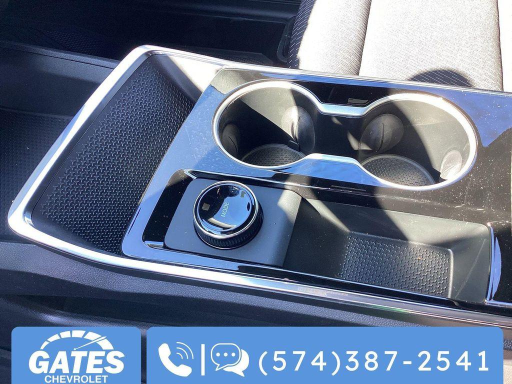 new 2026 Chevrolet Equinox car, priced at $32,005