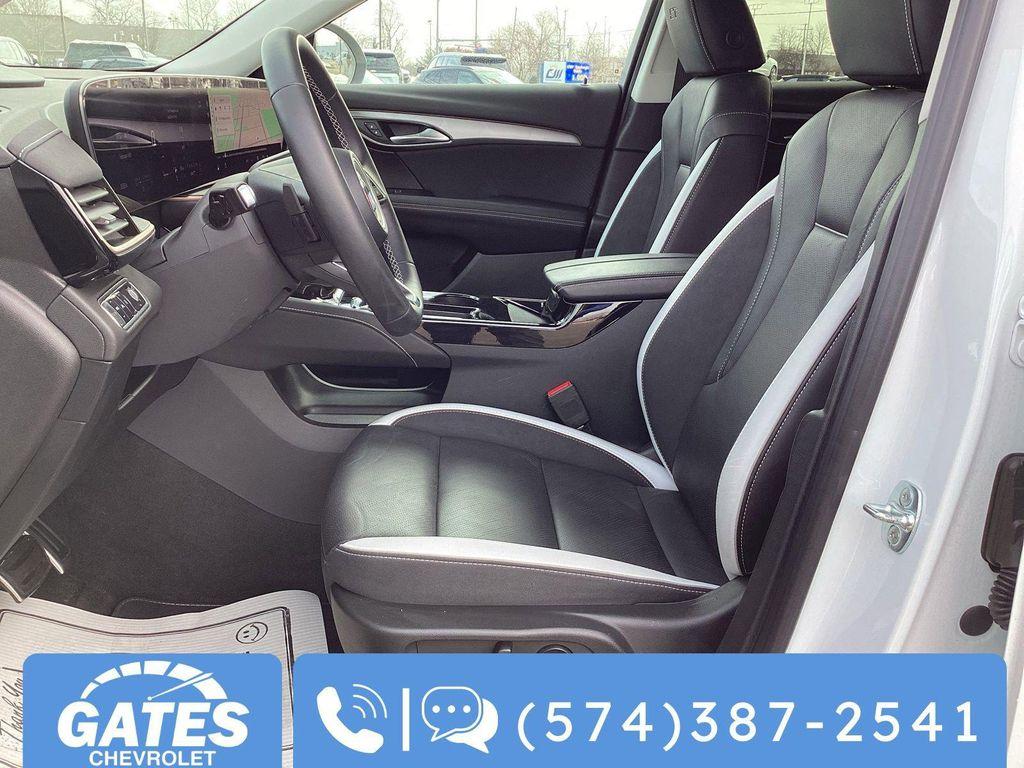 used 2025 Buick Envision car, priced at $31,876