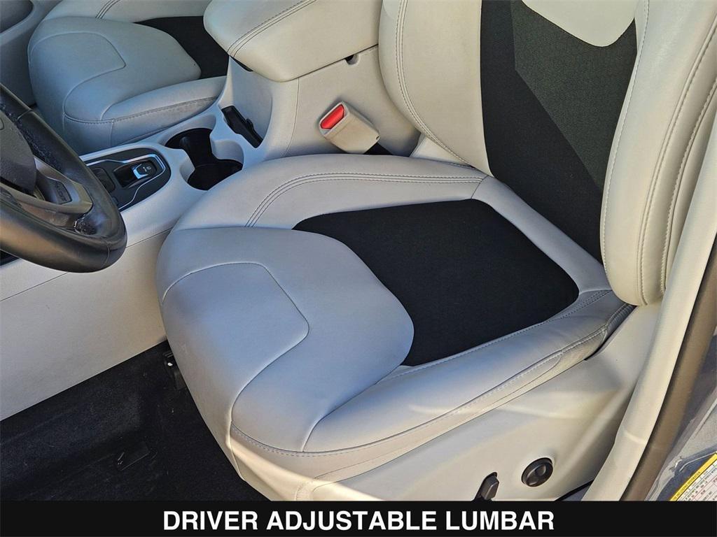 used 2020 Jeep Cherokee car, priced at $15,803