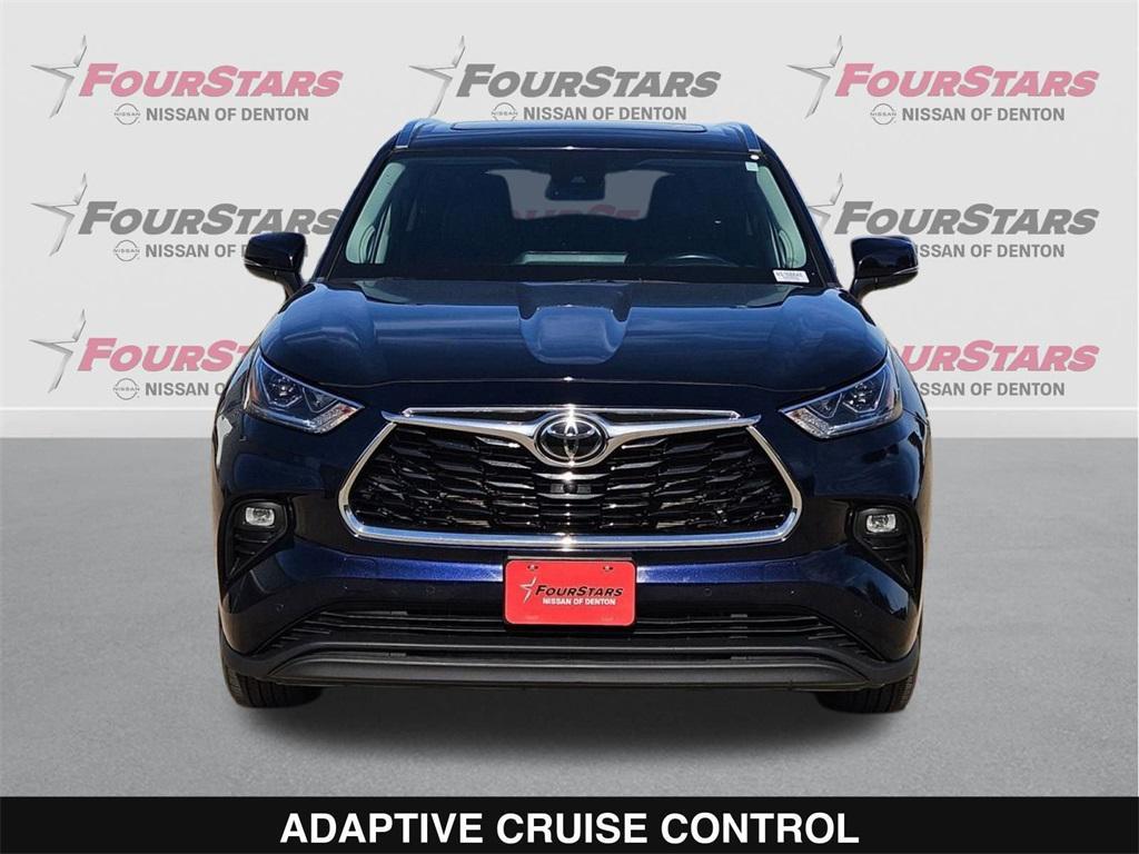used 2022 Toyota Highlander car, priced at $31,495