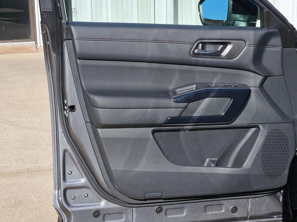 new 2026 Nissan Pathfinder car, priced at $39,498