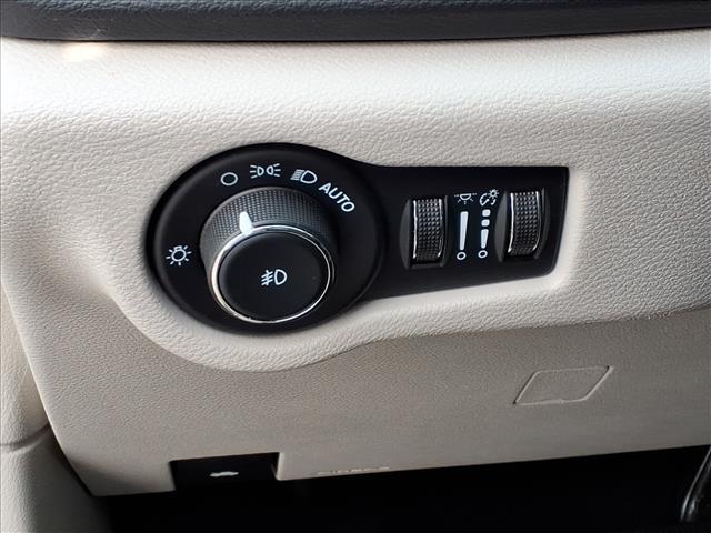 used 2023 Chrysler Pacifica car, priced at $24,995