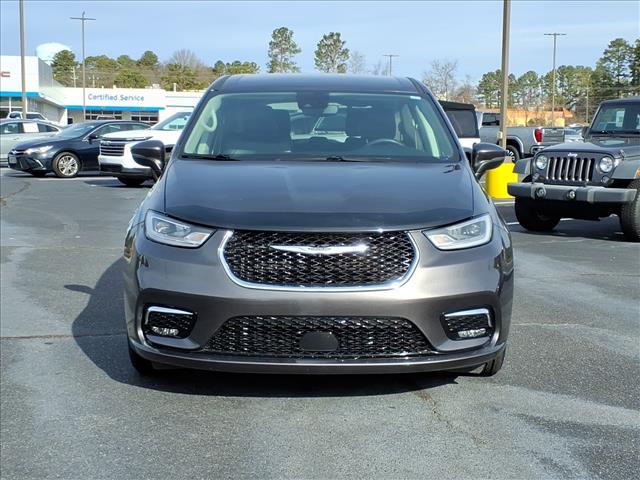 used 2023 Chrysler Pacifica car, priced at $24,995