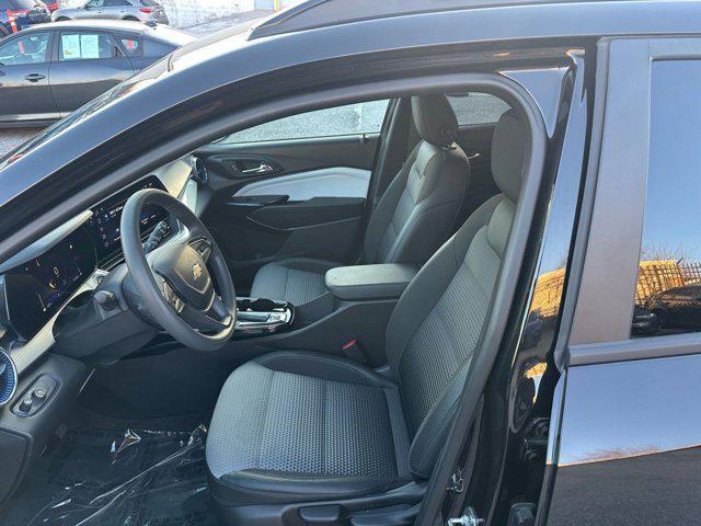 used 2025 Chevrolet Trax car, priced at $18,941