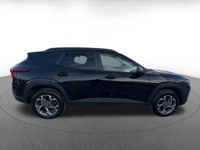 used 2025 Chevrolet Trax car, priced at $18,941