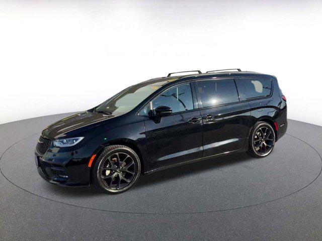 used 2025 Chrysler Pacifica car, priced at $31,815