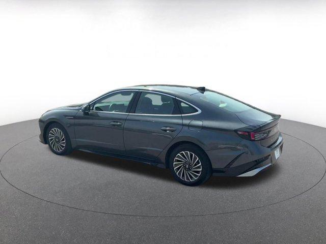 used 2025 Hyundai Sonata Hybrid car, priced at $25,635
