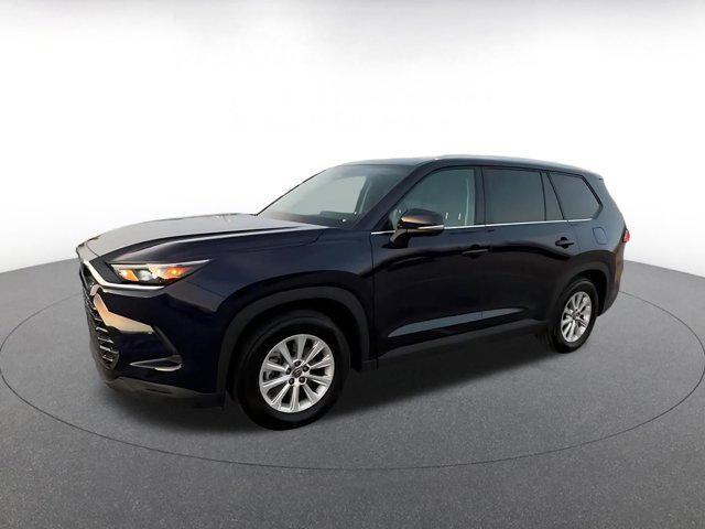 used 2025 Toyota Highlander car, priced at $40,397